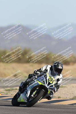 media/Oct-04-2025-CVMA (Sat) [[408bcdd6e4]]/Race 13-Amateur Supersport Open/